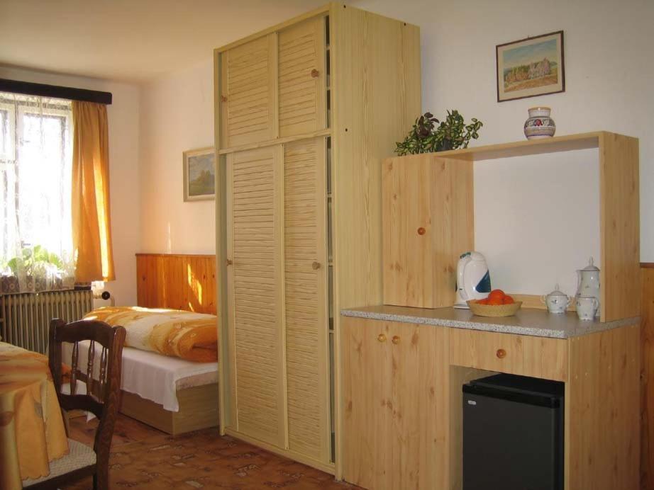 Penzion Nevcehle Urbanov Extérieur photo